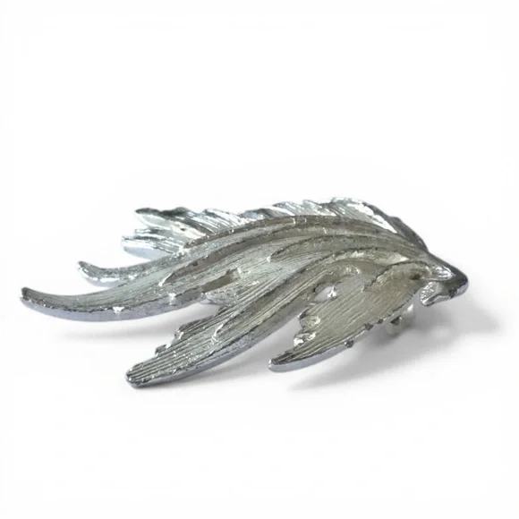 Vintage Mid‑Century Silver‑Tone Leaf Brooch – Sculptural & Weighted - Picture 9 of 13